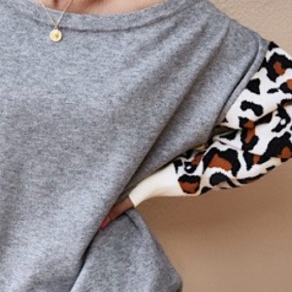 Super Soft🔥Leopard sleeve Sweater Top✨️ - Picture 5 of 14